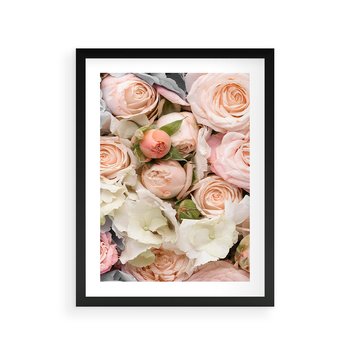 Plakat w ramie 30x40 - Kwiatowy Rarytas: Róże w Herbacianym Zbliżeniu - kwiaty, herbaciane - rama czarna