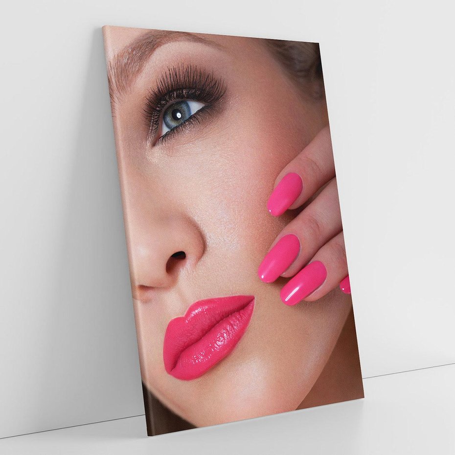 Obraz na płótnie 70x100 - Usta, manicure, spa: kobieca harmonia - usta, manicure