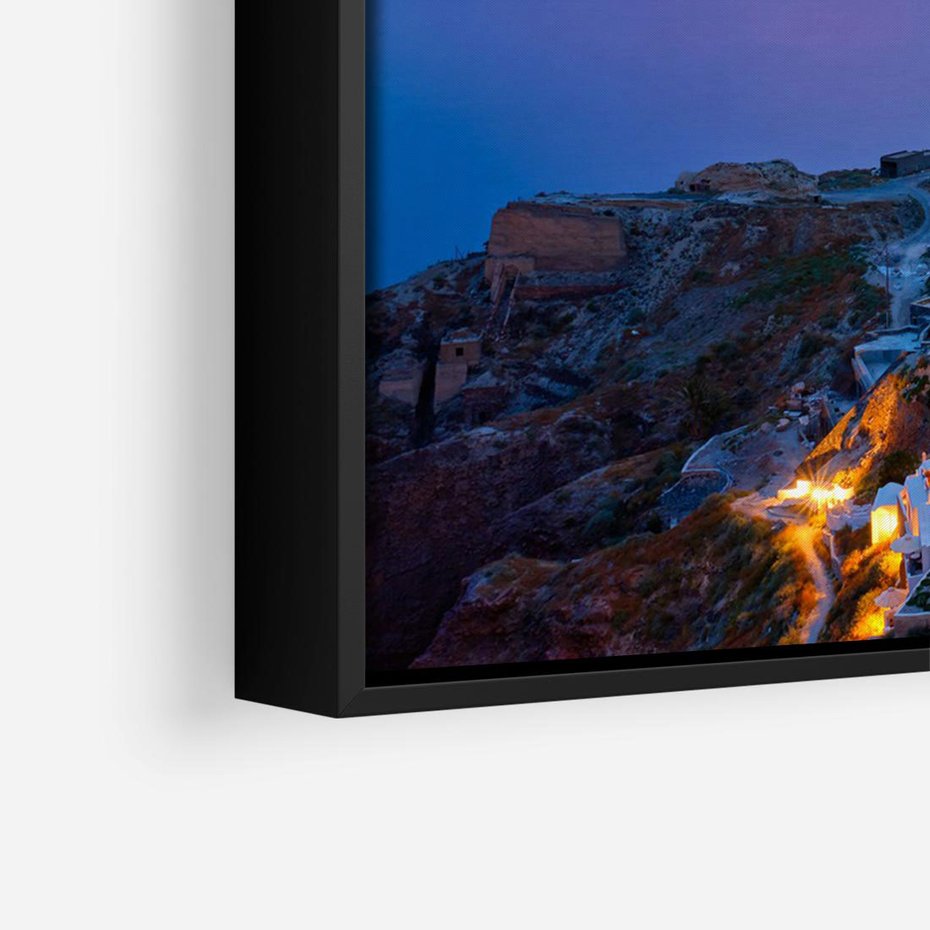 Obraz w ramie 70x50 - Wyblakłe wspomnienia gwiazd - Santorini, wieczór - rama czarna