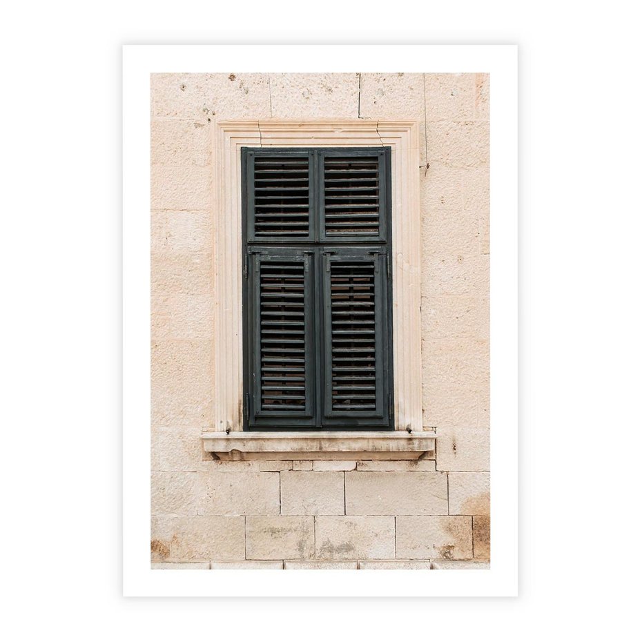 Plakat bez ramy 30x40 - Urok Starego Okna z Zielonymi Okiennicami - stare okno, kamienica