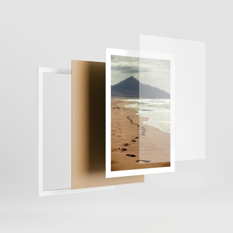 Plakat w ramie 50x70 - Ślady stóp na plaży - plaża, ślady - rama biała