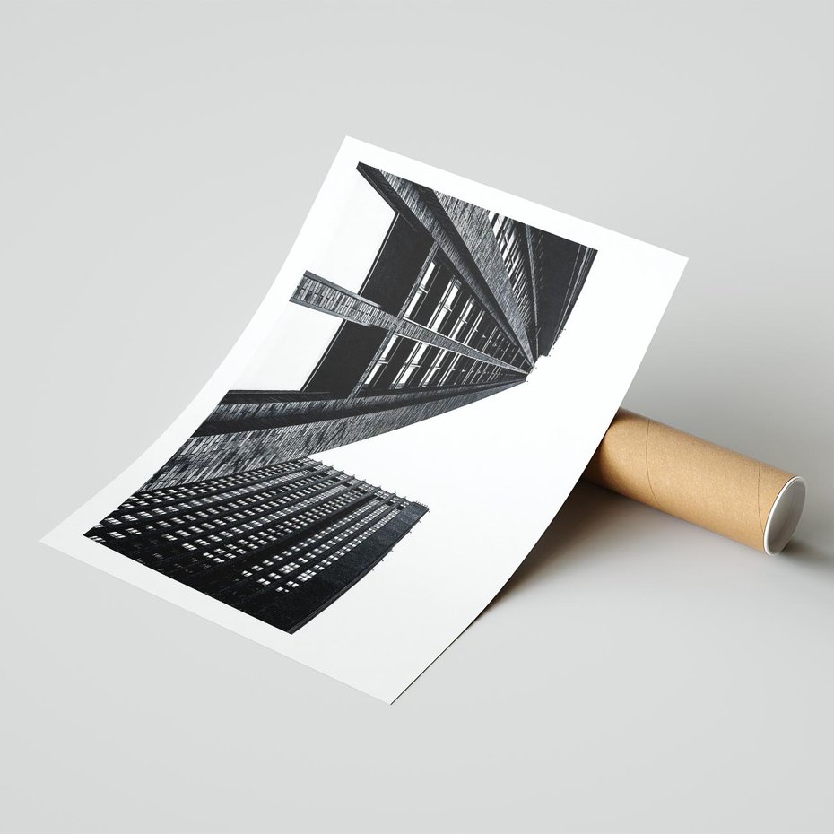 Plakat bez ramy 50x70 - Geometryczna Asymetria - architektura, czarno białe zdjęcie