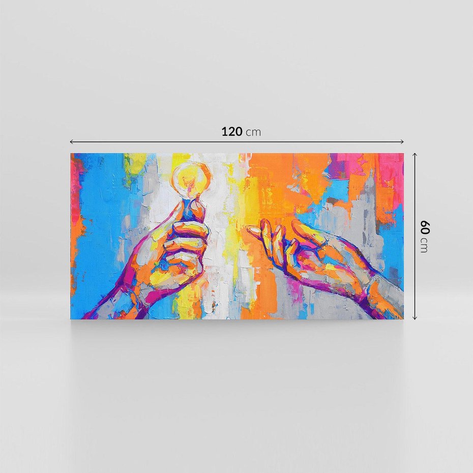 Obraz na płótnie 120x60 - Refrakcje wewnętrznego światła - abstrakcyjne dzieło, dłoń trzyma żarówkę