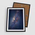 Plakat w ramie 50x70 - Wśród Gwiazd - rozgwieżdzone niebo, droga mleczna - rama czarna