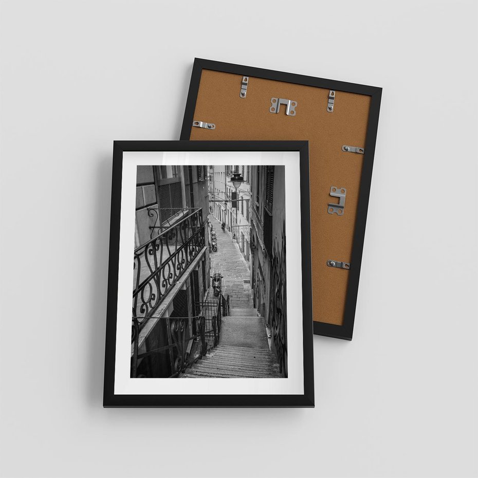 Plakat w ramie 30x40 - Magiczne spacery - uliczka, perspektywa - rama czarna