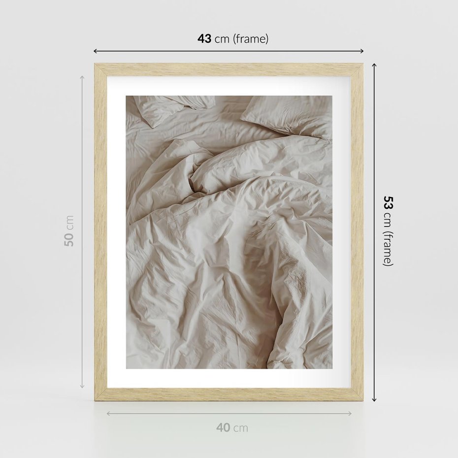Plakat w ramie 40x50 - Spokojna Noc - biała pościel, zdjęcie do sypialni - rama drewno