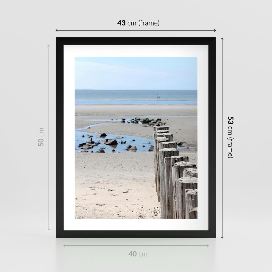 Plakat w ramie 40x50 - Fale na falochronie nad morzem - morze, falochron - rama czarna