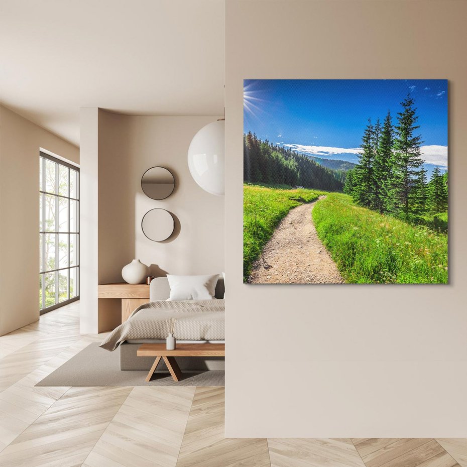 Obraz na płótnie 60x60 - Harmonia natury - góry, łąka