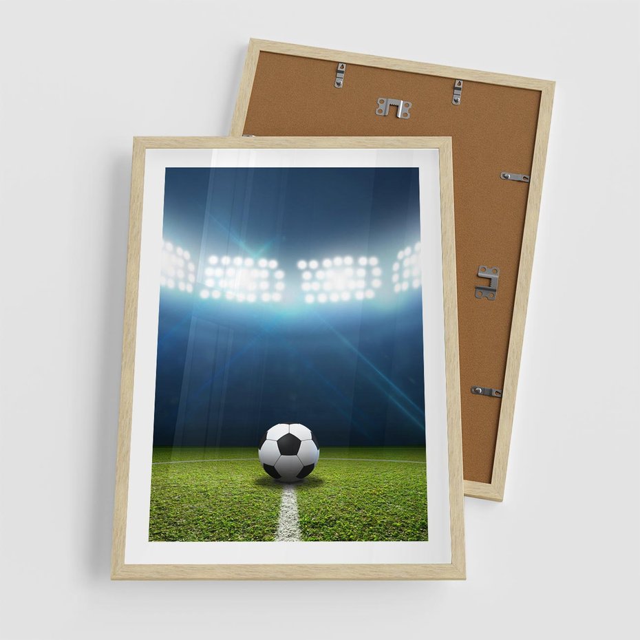 Plakat w ramie 50x70 - Piłka w drodze do gola - piłka, gol - rama drewno