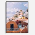 Obraz w ramie 50x70 - Błękit Morza i Białe Domki - Santorini, wyspa - rama czarna
