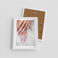 Plakat w ramie 30x40 - Paznokcie jak dzieło sztuki - paznokcie, manicure - rama biała