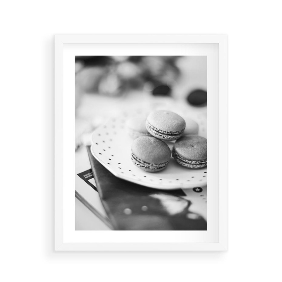 Plakat w ramie 40x50 - Makaroniki w Szarości - czarno biała fotografia, plakat - rama biała