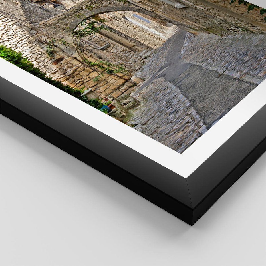 Plakat w ramie 40x50 - Urokliwa perspektywa uliczki - uliczka, perspektywa - rama czarna