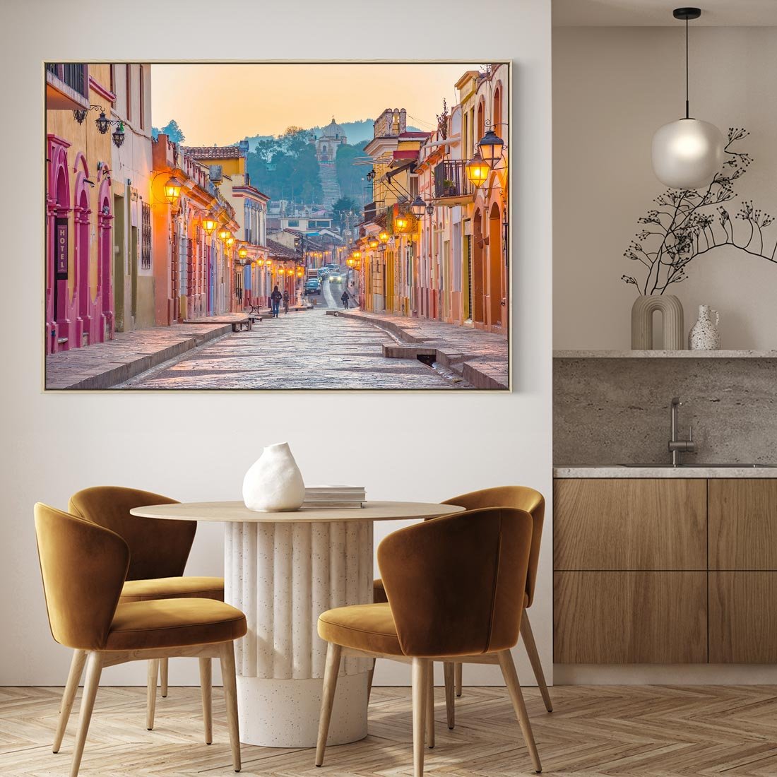 Obraz w ramie 70x50 - W stronę marzycielskich horyzontów - włoska uliczka, wieczór - rama drewno