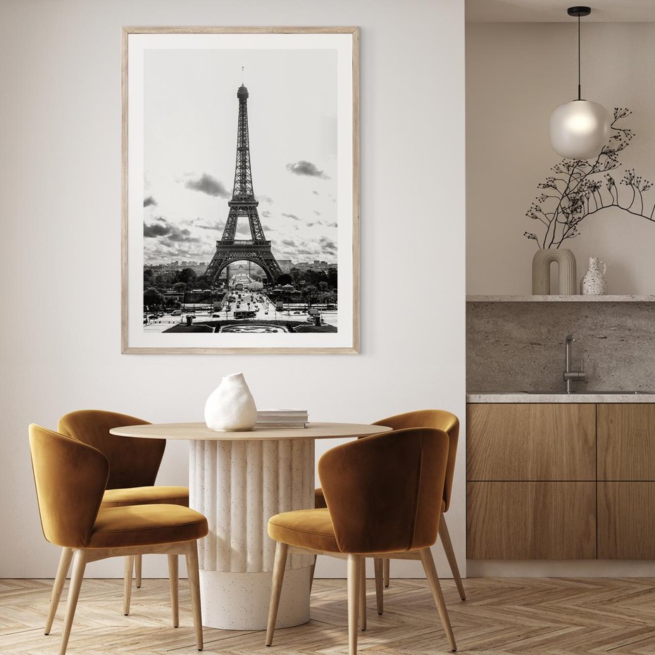 Plakat w ramie 30x40 - Wieża Eiffla - czarno białe zdjecie, wieża eiffla - rama drewno