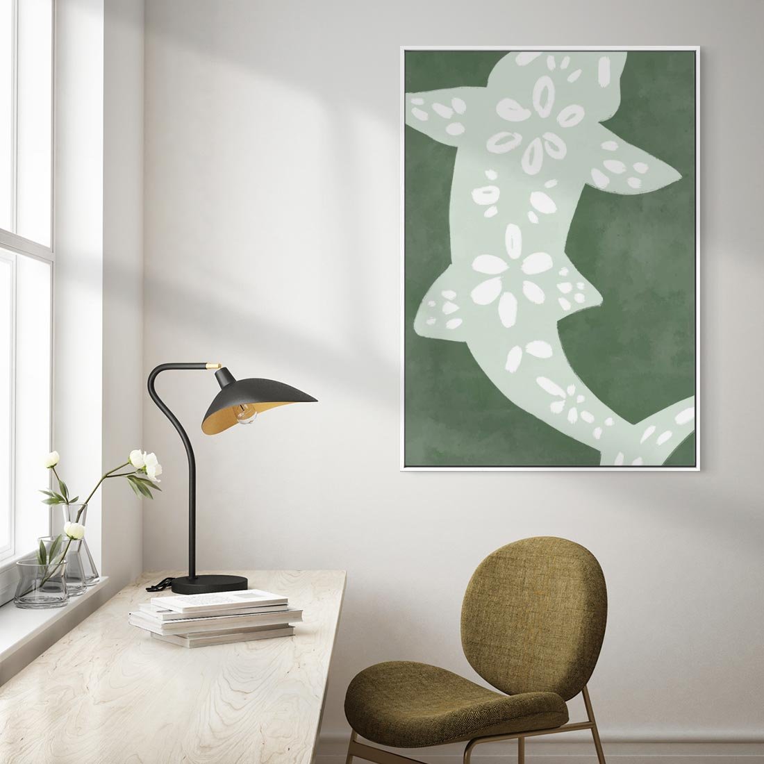 Obraz w ramie 80x120 - Migotliwe Wibracje Zieleni - zielony plakat, abstrakcja przypominająca rybę - rama biała