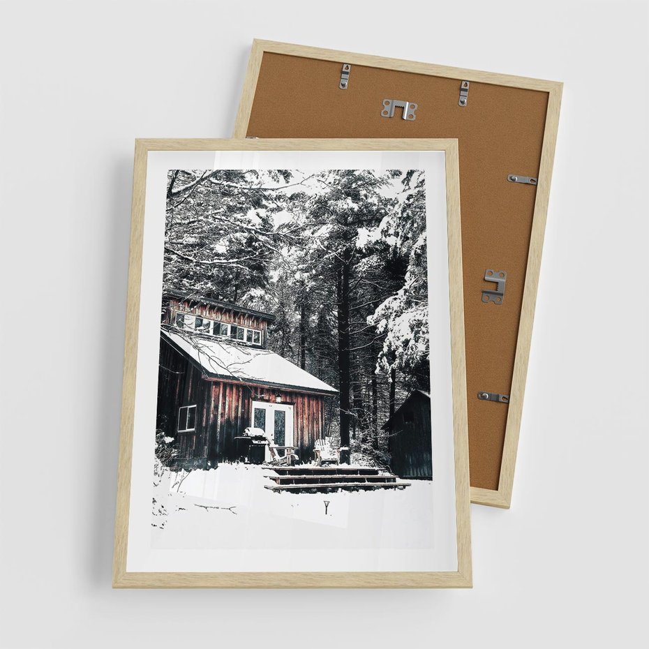 Plakat w ramie 50x70 - Zimowy Urok Drewnianego Domku - zima, drewniany domek - rama drewno