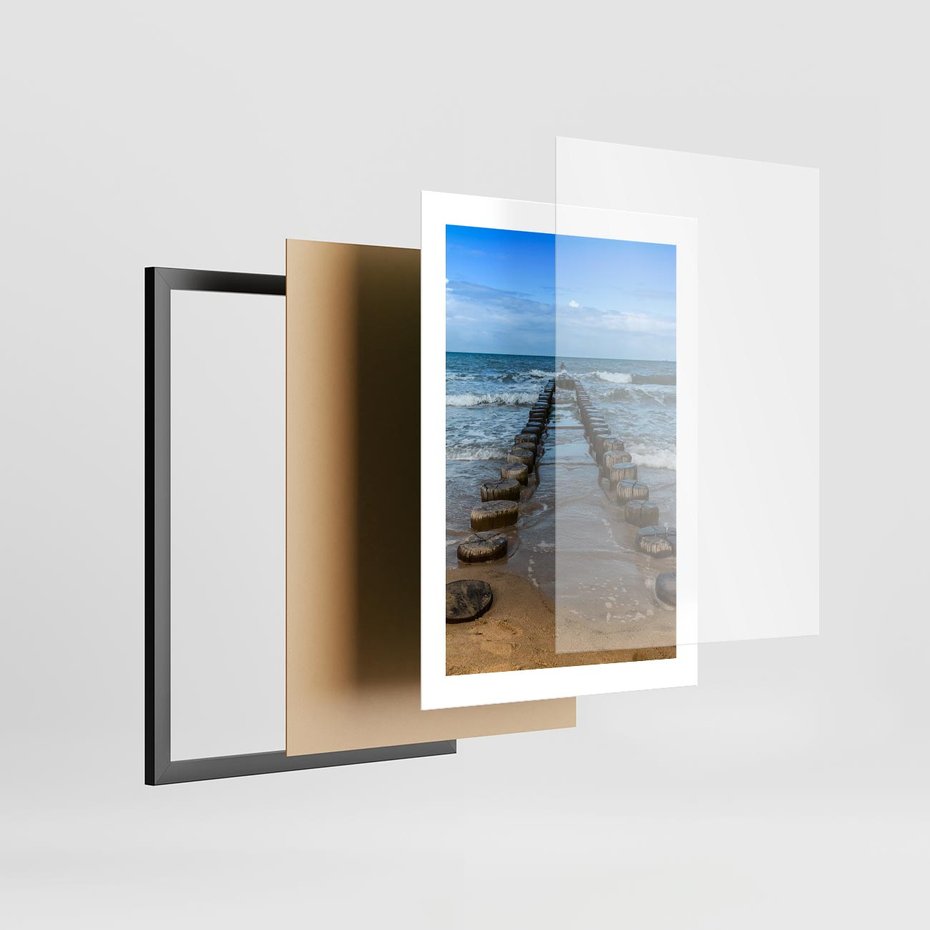 Plakat w ramie 30x40 - Falochron na brzegu morza - falochron, morze - rama czarna
