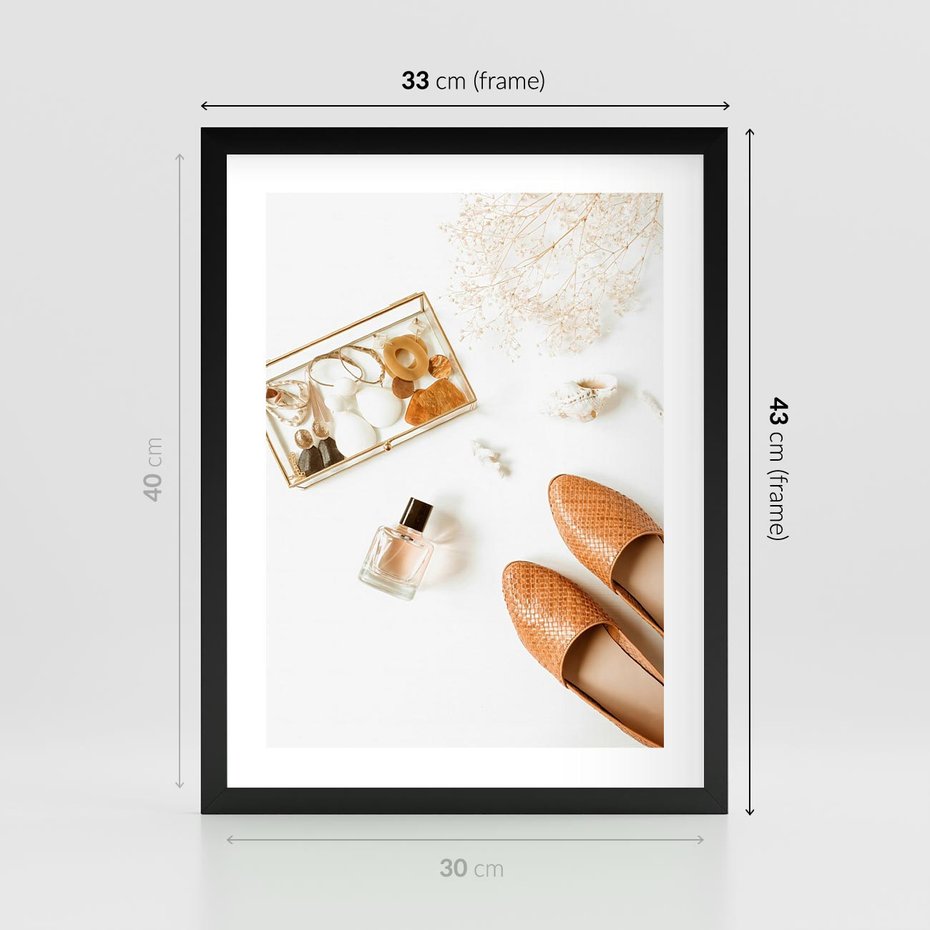 Plakat w ramie 30x40 - Elegancja w Szafie - modowa fotografia, buty - rama czarna