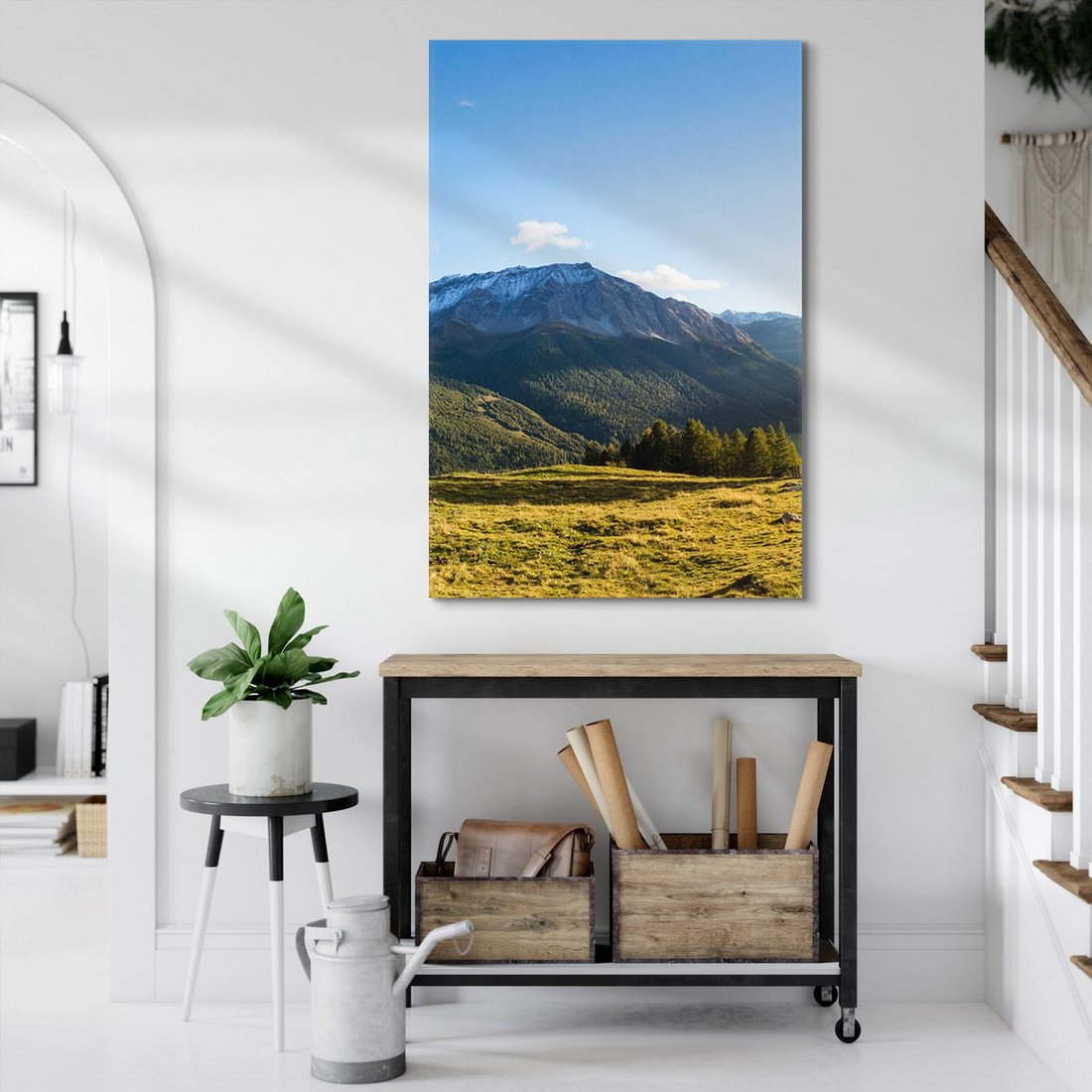 Obraz na płótnie 50x70 - Górski pejzaż: łąka i szczyty - góry, łąka