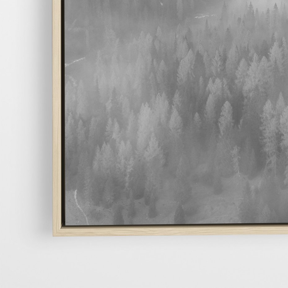 Obraz w ramie 80x120 - Szare Góry - zamglony krajobraz, las - rama drewno