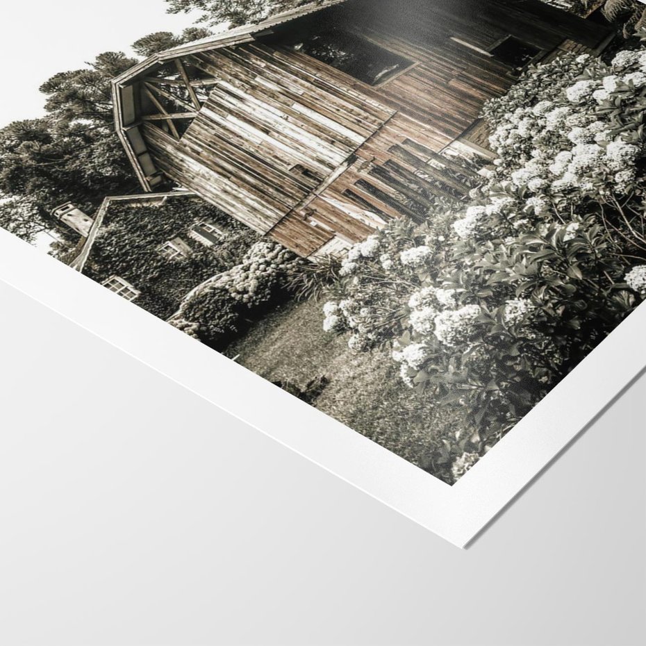 Plakat bez ramy 21x30 - Oaza Uroku: Drewniana Chatka i Ogród - domek, ogród