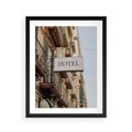 Plakat w ramie 40x50 - Magiczne Spacery - hotel, uliczka - rama czarna