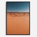 Obraz w ramie 70x100 - Piasek w Przytulnym Wnętrzu - pustynia, piasek - rama czarna