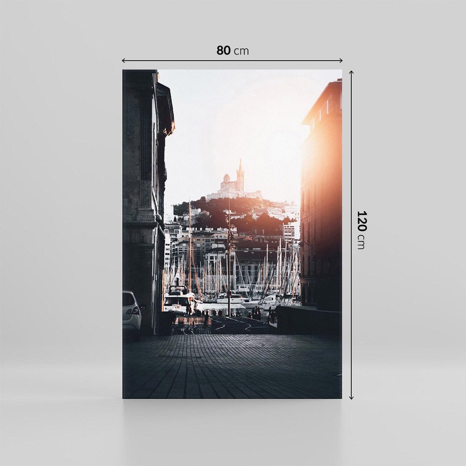 Obraz na płótnie 80x120 - Światło Portowe - czarno białe zdjecie, uliczka w nadmorskim mieście