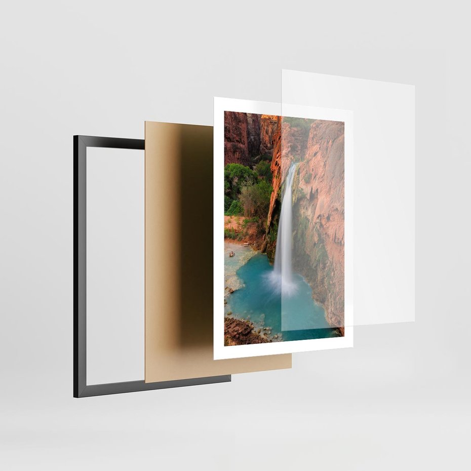 Plakat w ramie 50x70 - Wodospad wśród majestatycznych gór - wodospad, górski - rama czarna