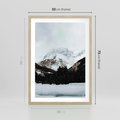 Plakat w ramie 50x70 - W Cieniu Śnieżnych Szczytów - górski krajobraz, zima - rama drewno