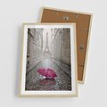 Plakat w ramie 50x70 - Francuska elegancja pod parasolem - Francja, parasol - rama drewno