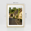 Plakat w ramie 30x40 - Magiczna podróż w głąb miasta - uliczka, perspektywa - rama drewno