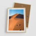Plakat w ramie 50x70 - Piasek pustyni wędruje - pustynia, piasek - rama drewno