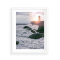 Plakat w ramie 40x50 - Latarnia, Zachód Słońca i Fale - latarnia na klifie, zachód słońca - rama biała