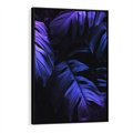 Obraz w ramie 50x70 - Mroczna Magia Dżungli - mroczna grafika, fioletowe liście monstery na czarnym tle - rama czarna