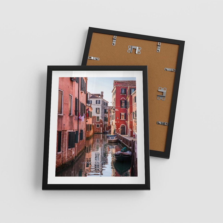 Plakat w ramie 40x50 - Przejażdżka gondolą przez Wenecję - Wenecja, kanały - rama czarna