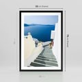 Plakat w ramie 50x70 - Malowniczy urok wyspy - Santorini, schodki - rama czarna