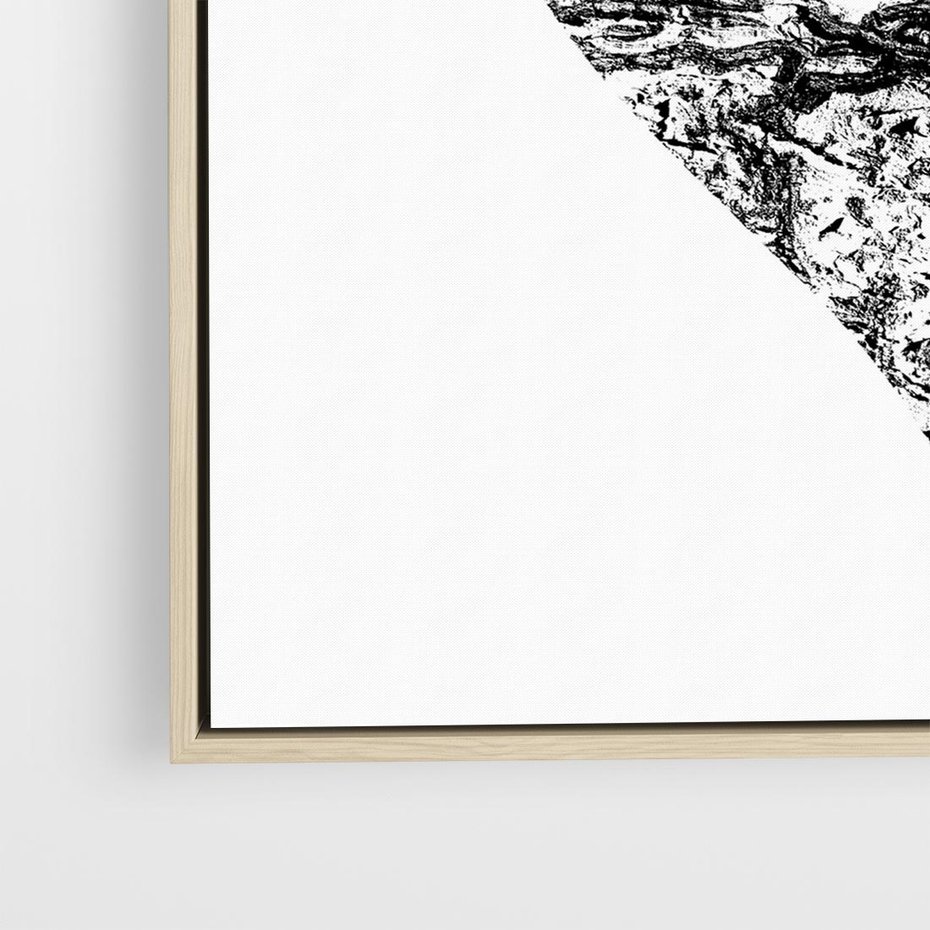 Obraz w ramie 50x50 - Drzewo Serca - czarne serce, tekstura jak kora drzewa - rama drewno