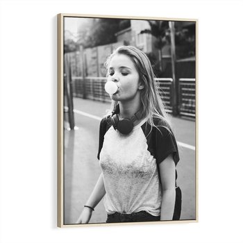 Obraz w ramie 70x100 - Letnia Młodość - nowoczesna fotografia, czarno biała - rama drewno