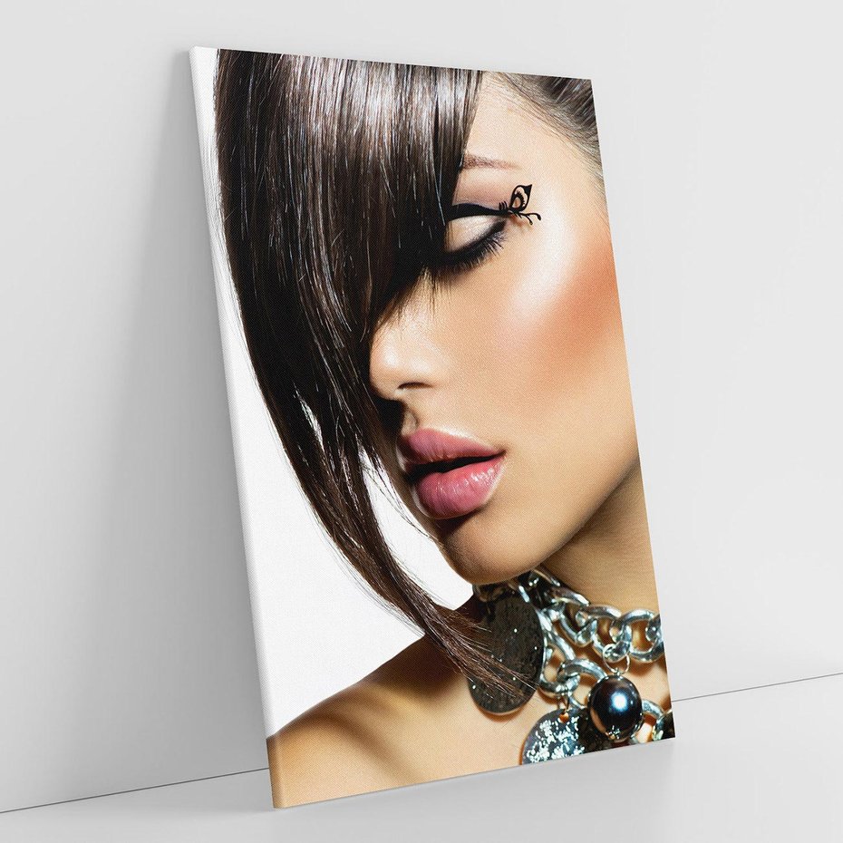 Obraz na płótnie 50x70 - Kobieca Fryzura w Ruchu - fryzura, kobieta