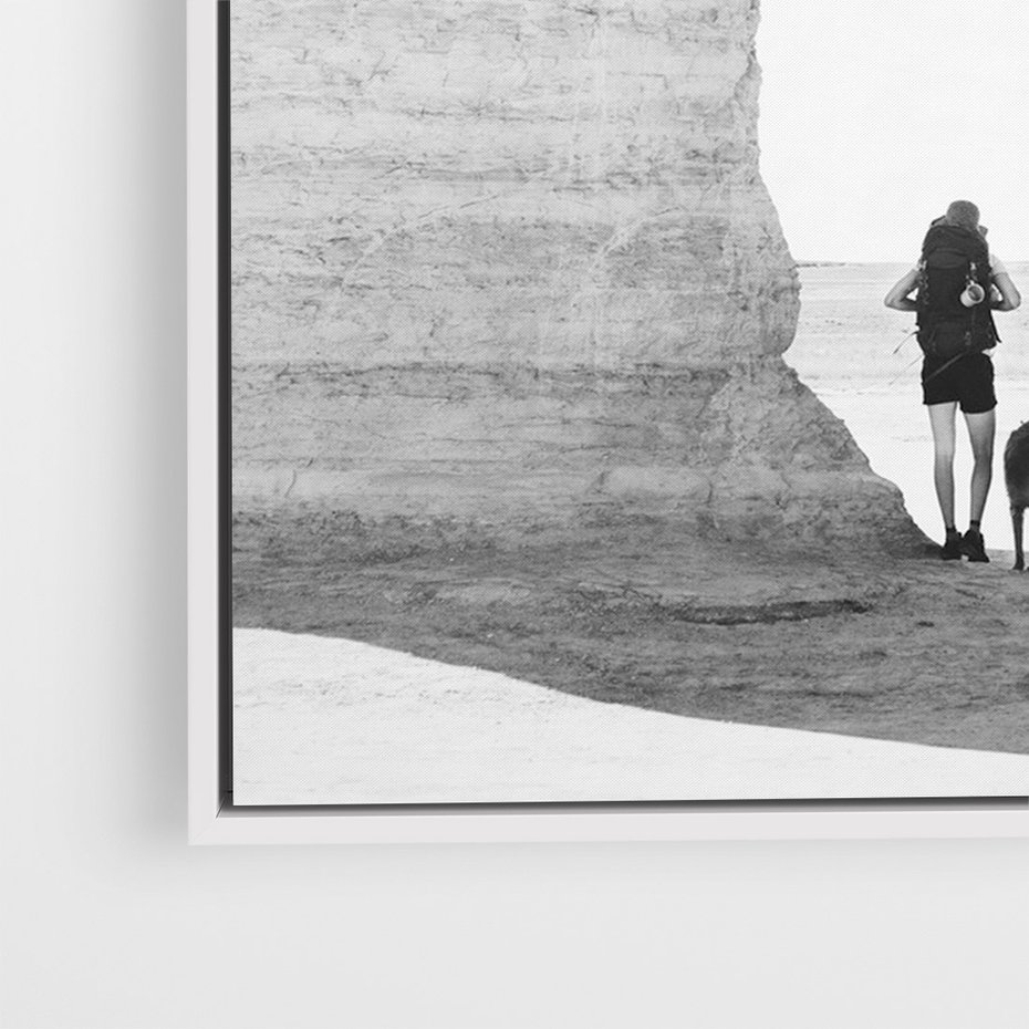 Obraz w ramie 70x100 - Podróżna Eksploracja - Echa Przygody - rama biała