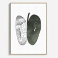 Obraz w ramie 70x100 - Przesunięte Jabłko - minimalistyczny plakat, jabłko - rama drewno