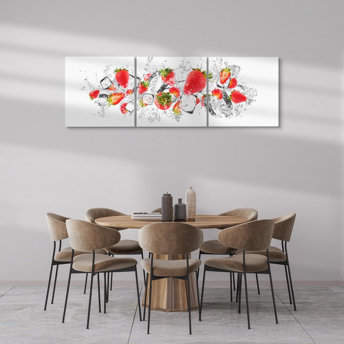 Obraz na płótnie 120x40 - Oaza świeżości: truskawki w wodzie - truskawki, woda
