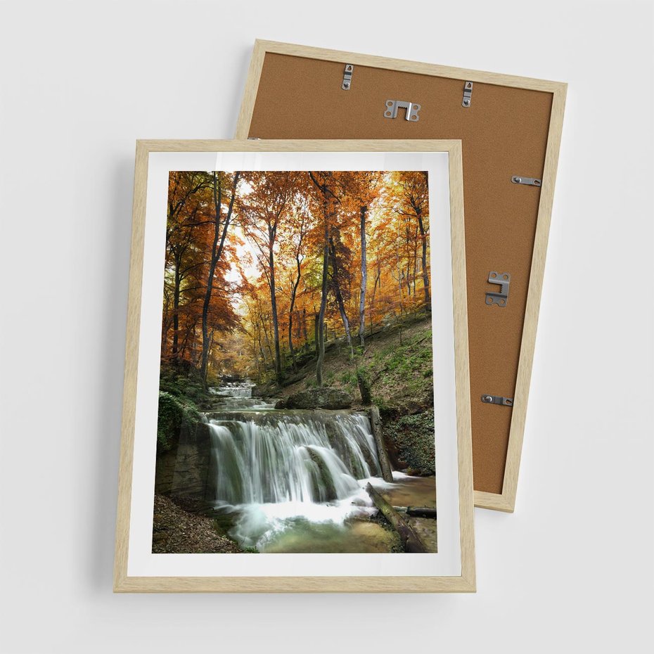 Plakat w ramie 50x70 - Jesienny wodospad w lesie - wodospad, las - rama drewno