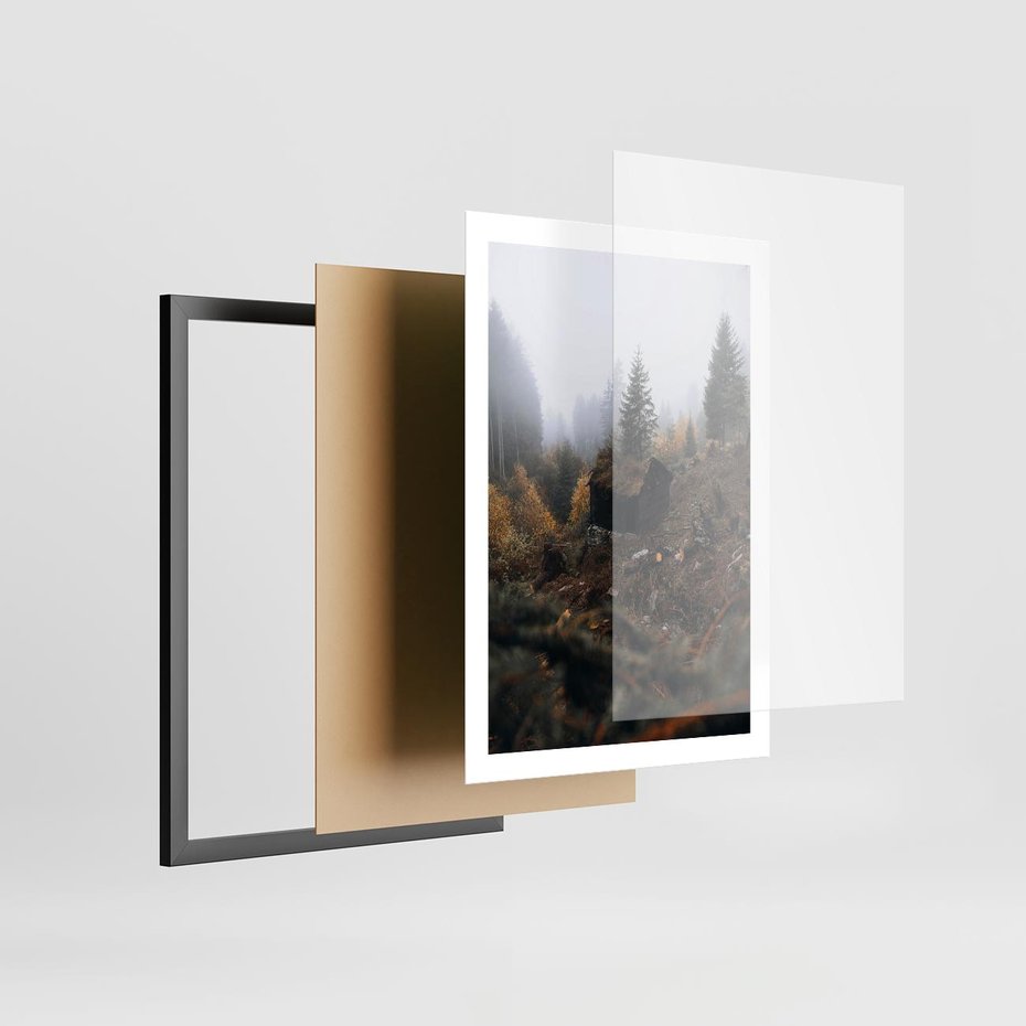 Plakat w ramie 50x70 - Górski las - stary zniszczony domek w górach, góry - rama czarna