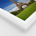 Plakat w ramie 40x50 - Eiffla: symbole Paryża - Eiffla, Paryż - rama biała