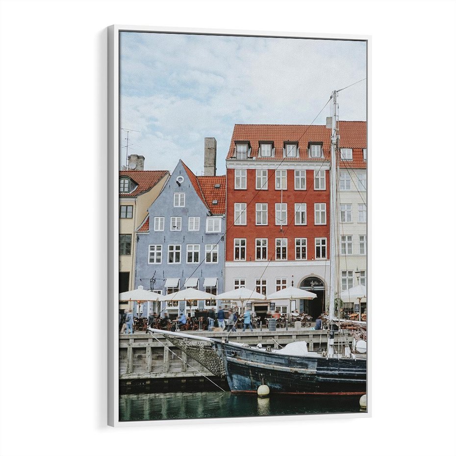 Obraz w ramie 80x120 - Miejska Dynamika - Dania, Kopehaga - rama biała