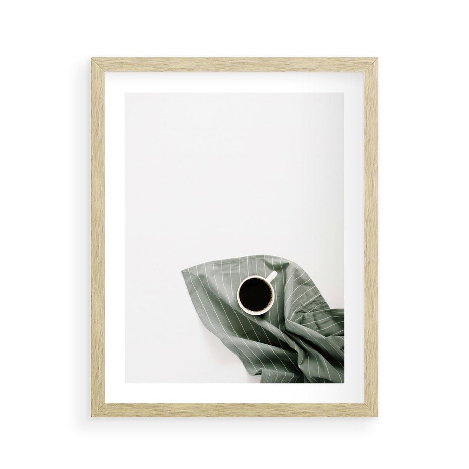 Plakat w ramie 40x50 - Poranek z Kawą - kawa, biała filiżanka - rama drewno