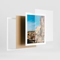 Plakat w ramie 40x50 - Magia Miejskiego Krajobrazu - uliczka, perspektywa - rama biała